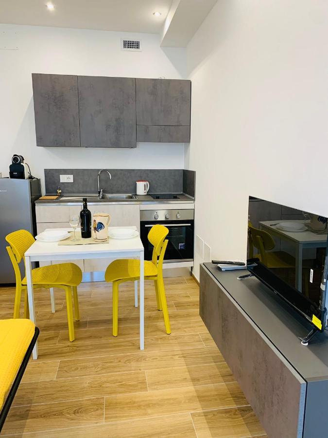 Domus13-With Private Parking Appartement Bari Buitenkant foto