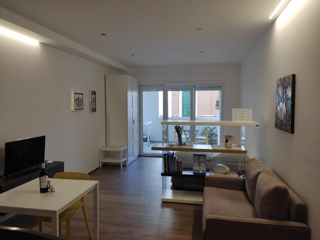 Domus13-With Private Parking Appartement Bari Buitenkant foto