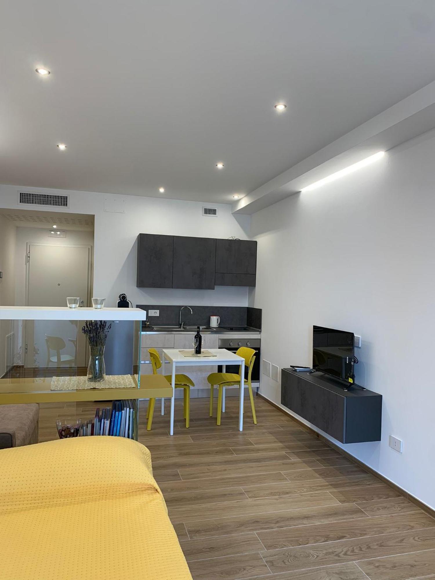 Domus13-With Private Parking Appartement Bari Buitenkant foto
